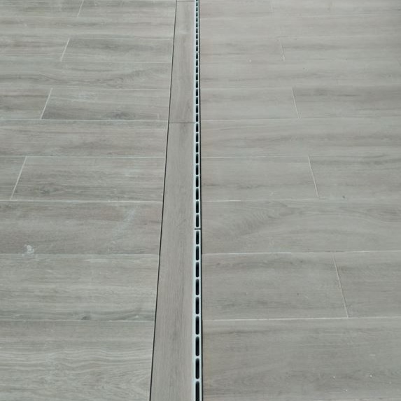 130x95x1000 H20 mm Fuga Drenaj Kanalı + Izgara – Gizli ve Gömme, Yağmur Suyu, Havuz ve Peyzaj Kenarı Drenaj Kanalı - TF1352250GA - Luxwares