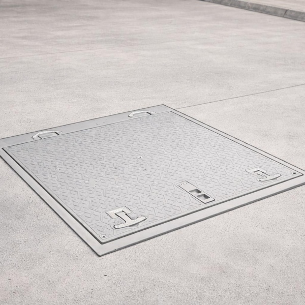 90x100 Kilitli Menteşeli Rögar Kapağı – 900x1000 mm Luxwares El Tutamaklı Kapak - Luxwares Rögar Kapak & Kutu & Drenaj Kanalları