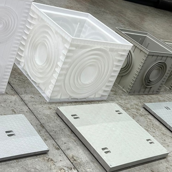 70x70 Plastik Menhol/Rögar Kutusu – Çift Kulplu, El Tutamaklı Düz Kapak - T70XH5236 - Luxwares Kutu