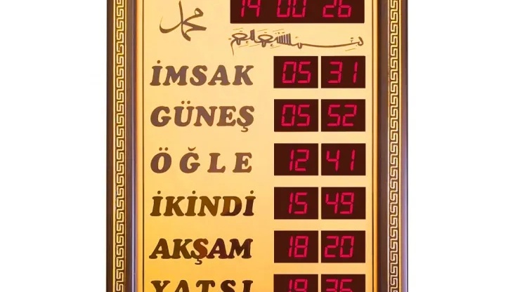 Ezan okuyan saat