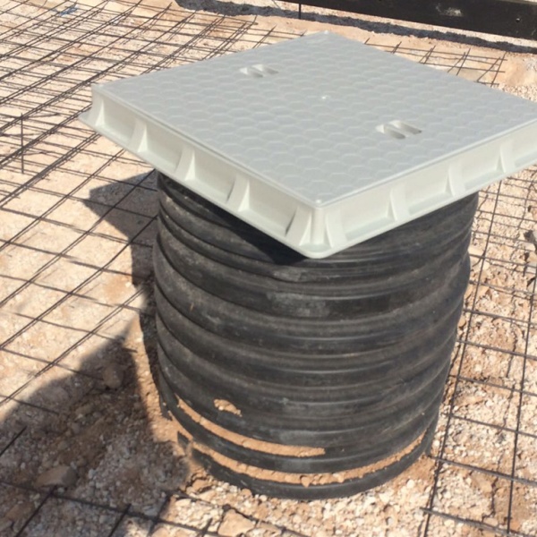 600’lük Koruge Borular için Plastik Geçmeli Kapak – Çerçeveli 600 mm Koruge Boru Kapağı - 19940600 - Luxwares