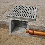 40X40 Izgaralı Plastik Rögar Menhol Kapak ve Çerçeveli