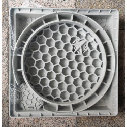 400X400MM MENTEŞELİ EL TUTAMAKLI PLASTİK RÖGAR MENHOL KAPAK / 40CM X 40CM ÇERÇEVELİ