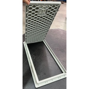 80x40 Plastik Rögar (Menhol) Kapağı – Çerçeveli, El Tutamaklı Dikdörtgen Kapak