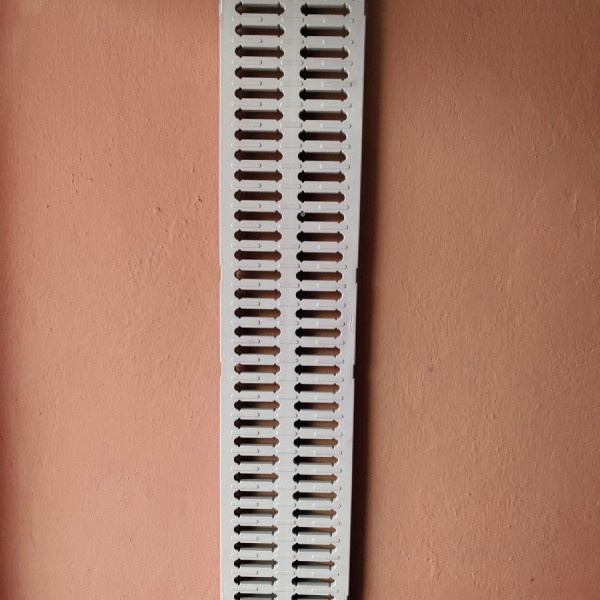 20×100 cm Plastik Izgara Mazgalı – Drenaj Kanalı Üstü Dayanıklı Plastik Izgara Kapak-Luxwares